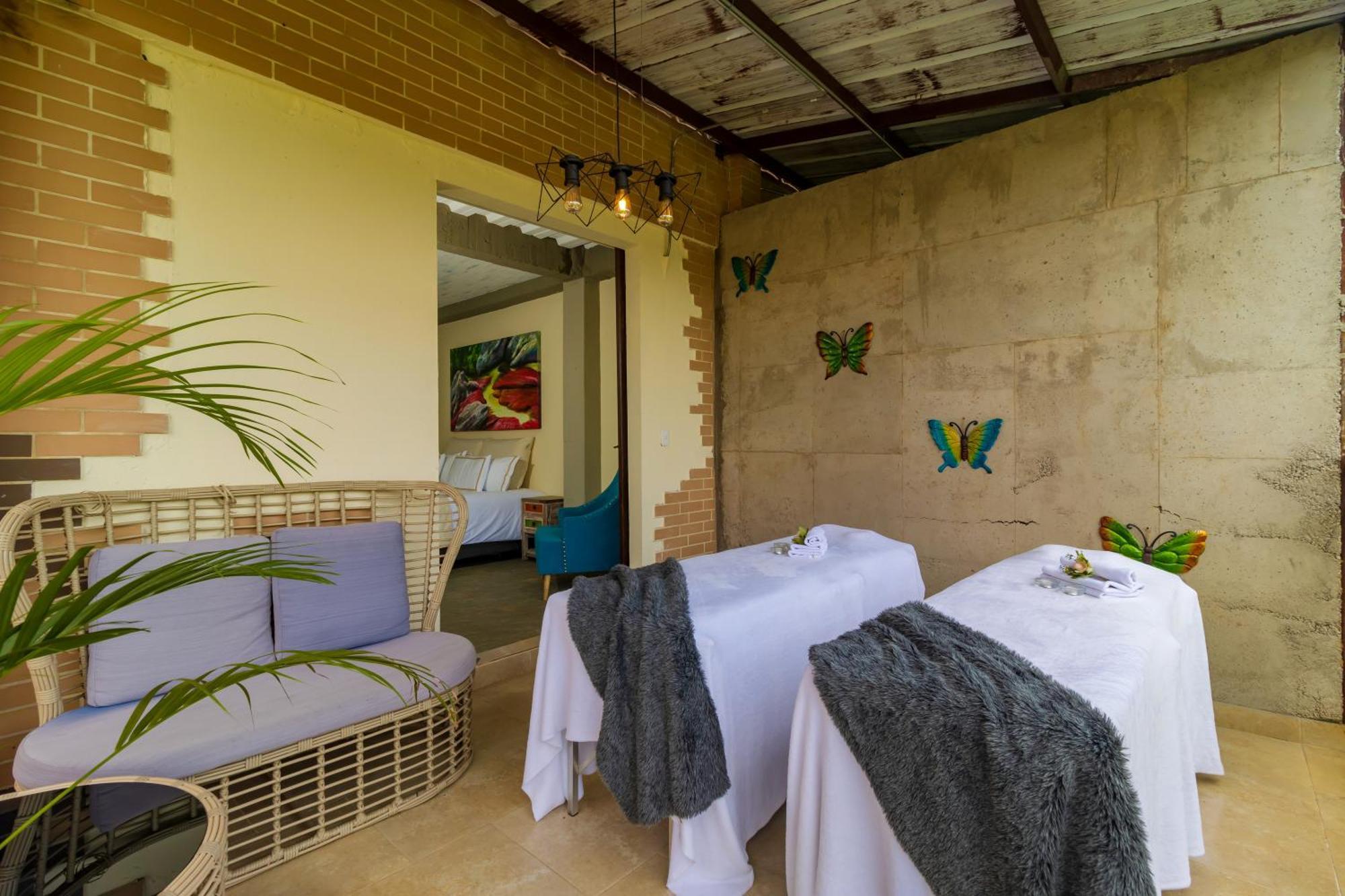 Nq Hotel Orinoquia Granja Campo Alegre Exterior photo